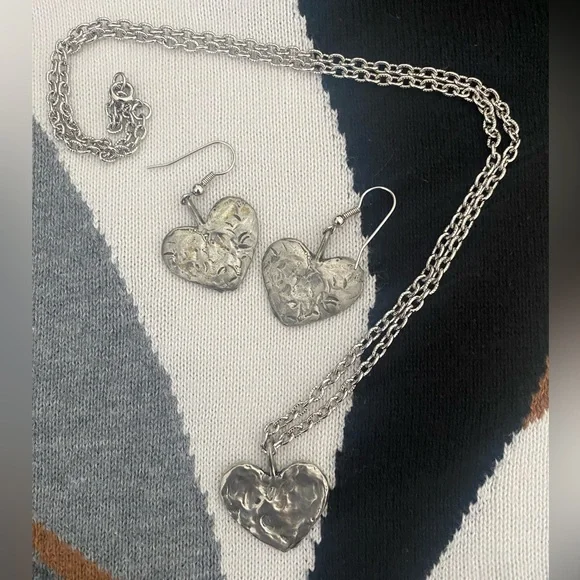 HEART NECKLACE and EARRING SET - Picture 1 of 7
